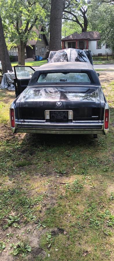 87-cadillac-fleetwood-1987-2