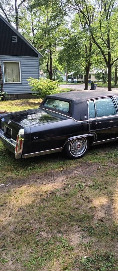87-cadillac-fleetwood-1987-3
