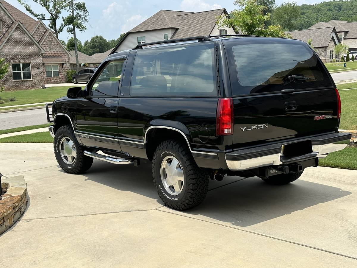 93-gmc-yukon-sle-1993-black-1