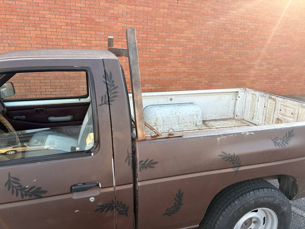 93-nissan-truck-1993-brown-1