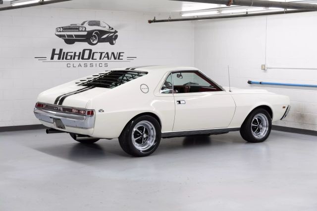 AMC-AMX-1968-Coupe-30