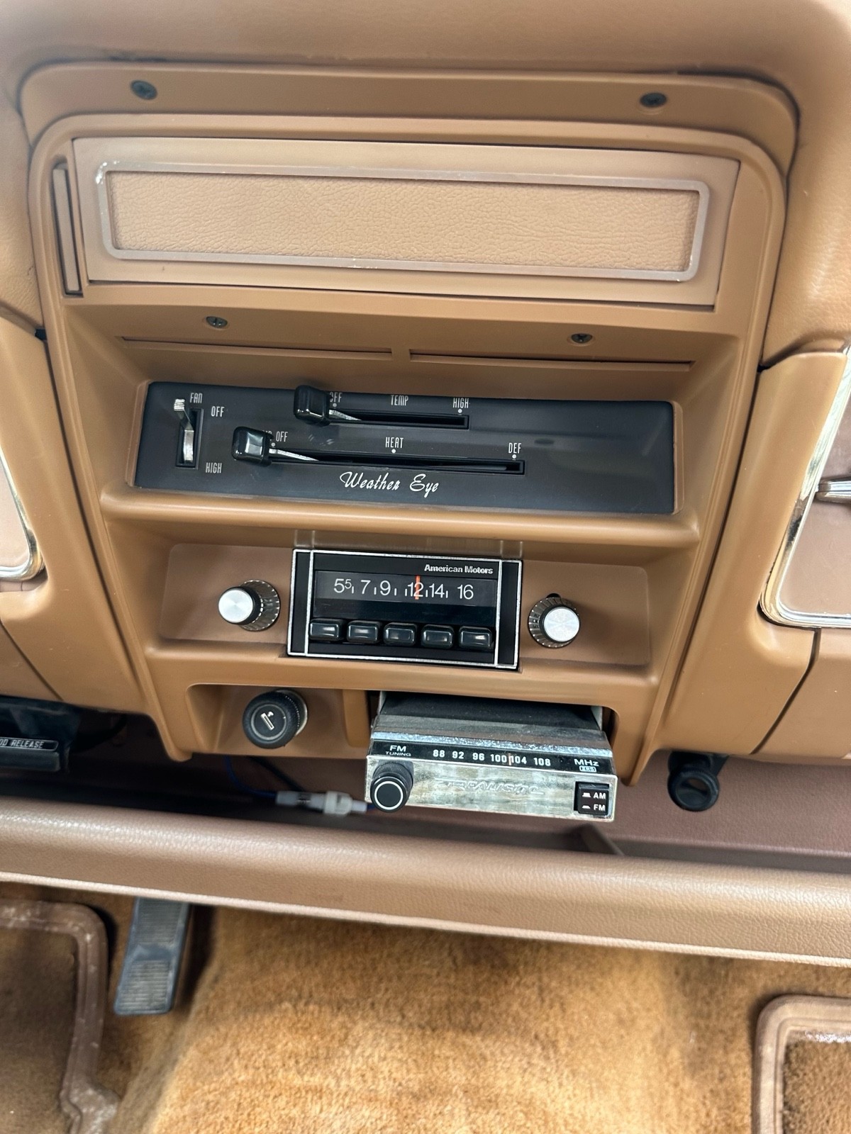 AMC-Hornet-1977-Sedan-14