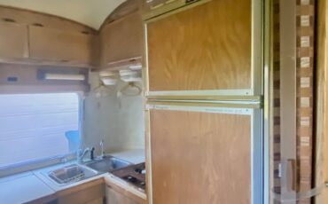 Airstream-transair-24-motorhome-1982-silver-11