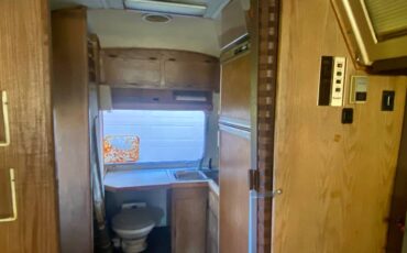 Airstream-transair-24-motorhome-1982-silver-20
