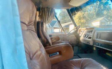 Airstream-transair-24-motorhome-1982-silver-23