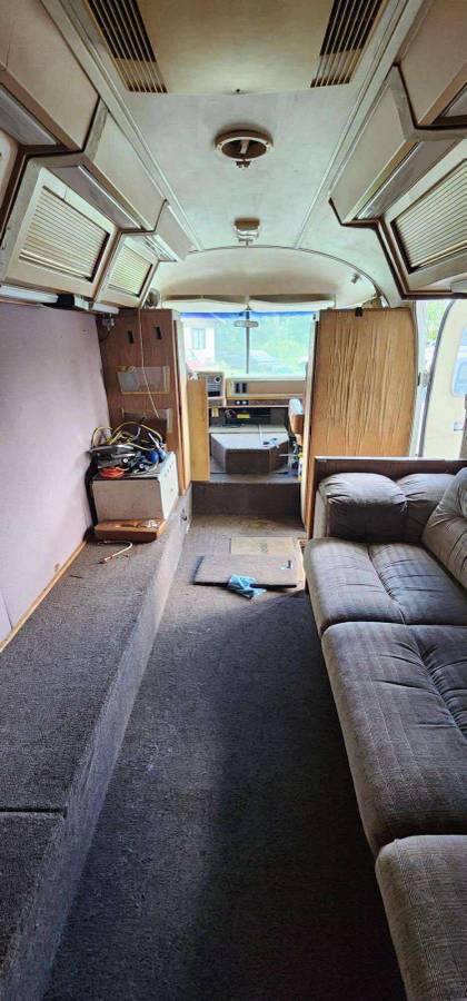 Airstream-transair-24-motorhome-1982-silver-25