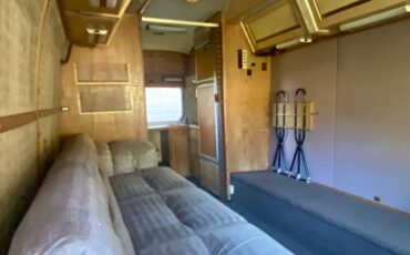 Airstream-transair-24-motorhome-1982-silver-27