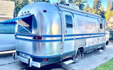 Airstream-transair-24-motorhome-1982-silver-3