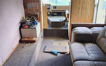 Airstream-transair-24-motorhome-1982-silver-8