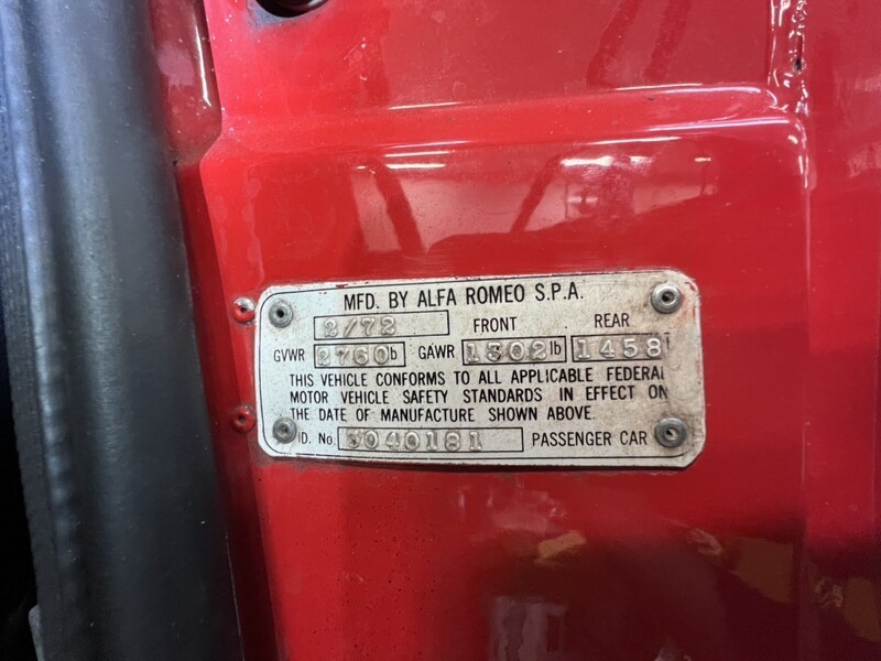 Alfa-Romeo-Spider-1972-Convertible-12