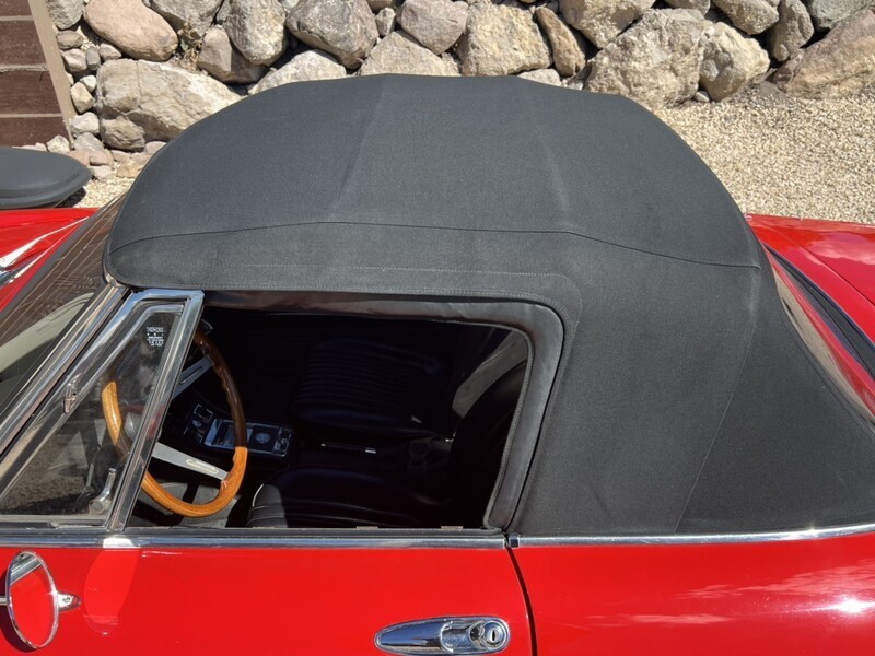 Alfa-Romeo-Spider-1972-Convertible-2