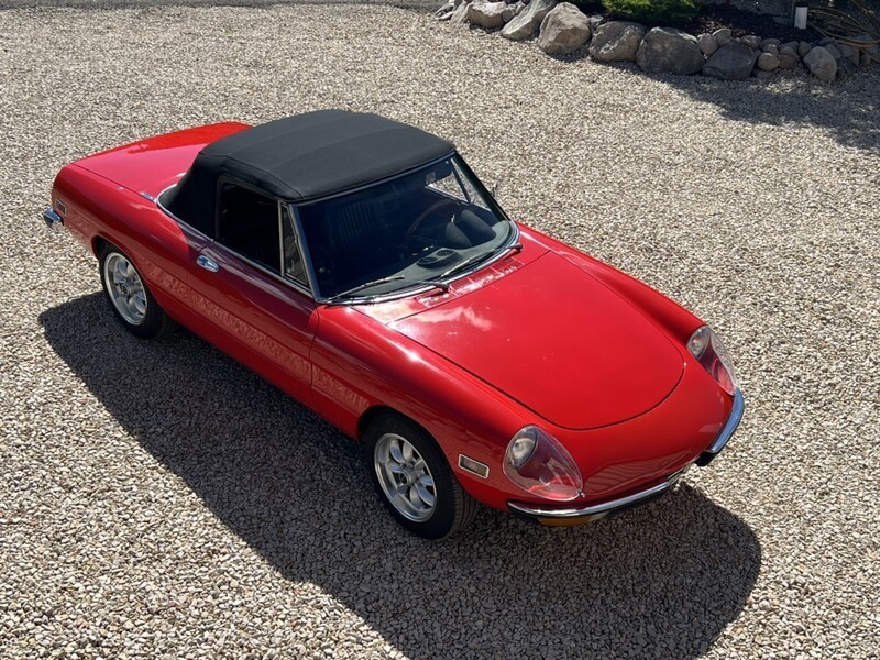 Alfa-Romeo-Spider-1972-Convertible-4