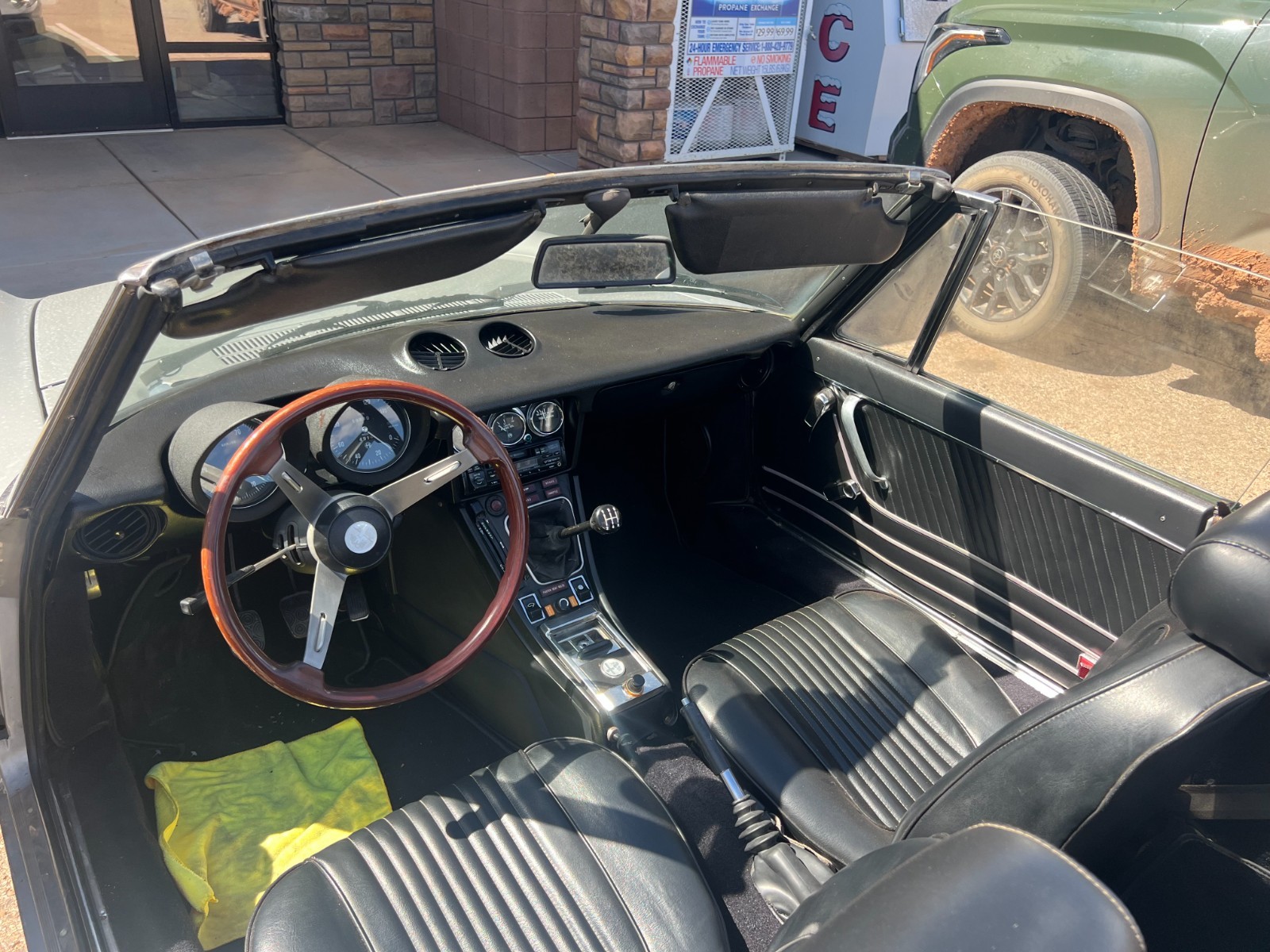 Alfa-Romeo-Spider-1978-Convertible-8
