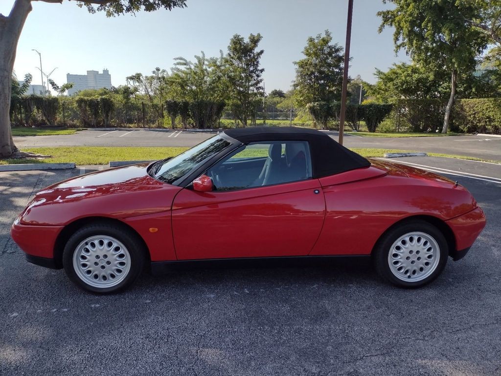 Alfa-Romeo-Spider-1996-Convertible-1