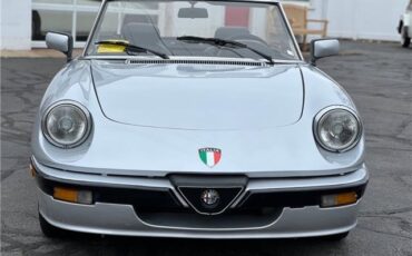 Alfa-Romeo-Spider-Quadrifoglio-1987-1