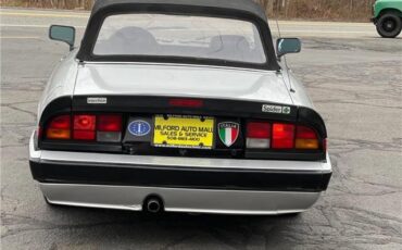 Alfa-Romeo-Spider-Quadrifoglio-1987-20