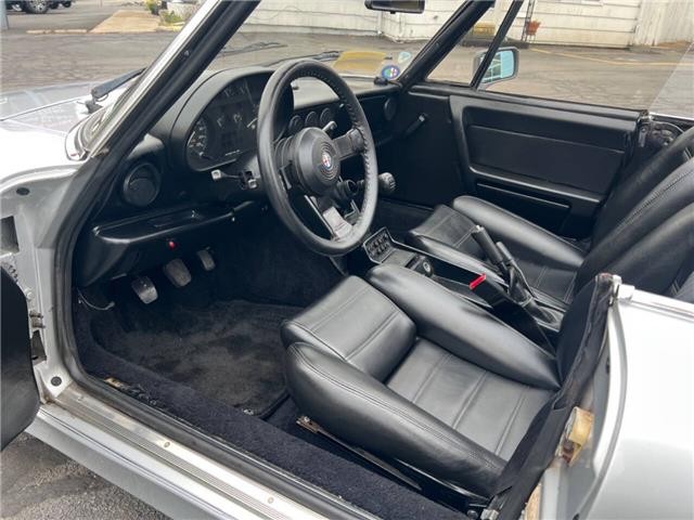 Alfa-Romeo-Spider-Quadrifoglio-1987-27