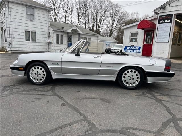 Alfa-Romeo-Spider-Quadrifoglio-1987-3