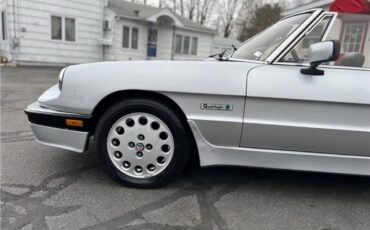 Alfa-Romeo-Spider-Quadrifoglio-1987-4