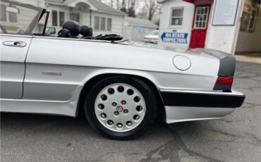 Alfa-Romeo-Spider-Quadrifoglio-1987-5
