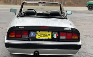 Alfa-Romeo-Spider-Quadrifoglio-1987-7