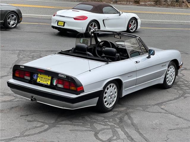 Alfa-Romeo-Spider-Quadrifoglio-1987-8