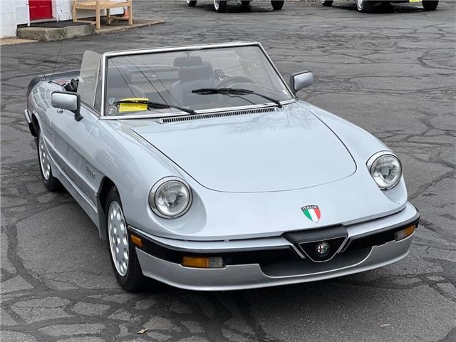 Alfa Romeo Spider Quadrifoglio 1987 --
