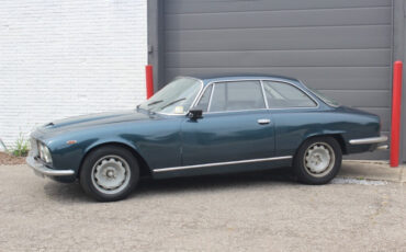 Alfa-Romeo-Sprint-2600-1966-Coupe-8