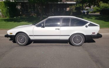 Alfa-romeo-gtv6-1985-white