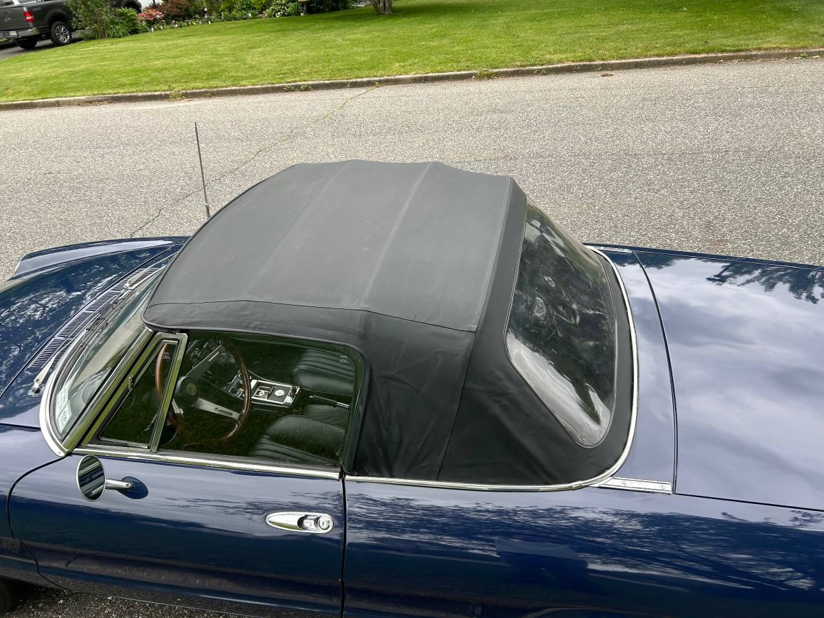 Alfa-romeo-spider-1974-blue-5