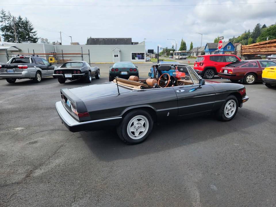 Alfa-romeo-spider-1984-4