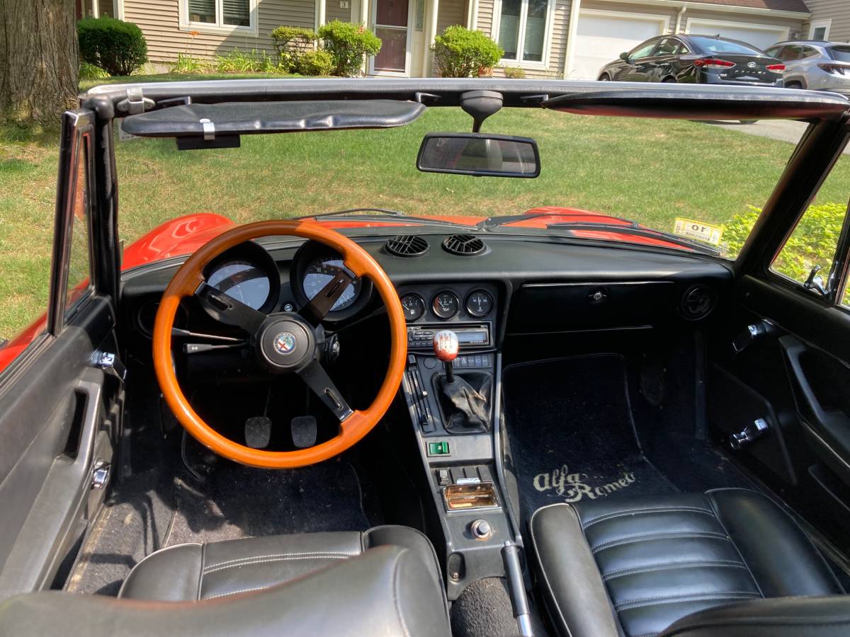 Alfa-romeo-spider-1985-red-3