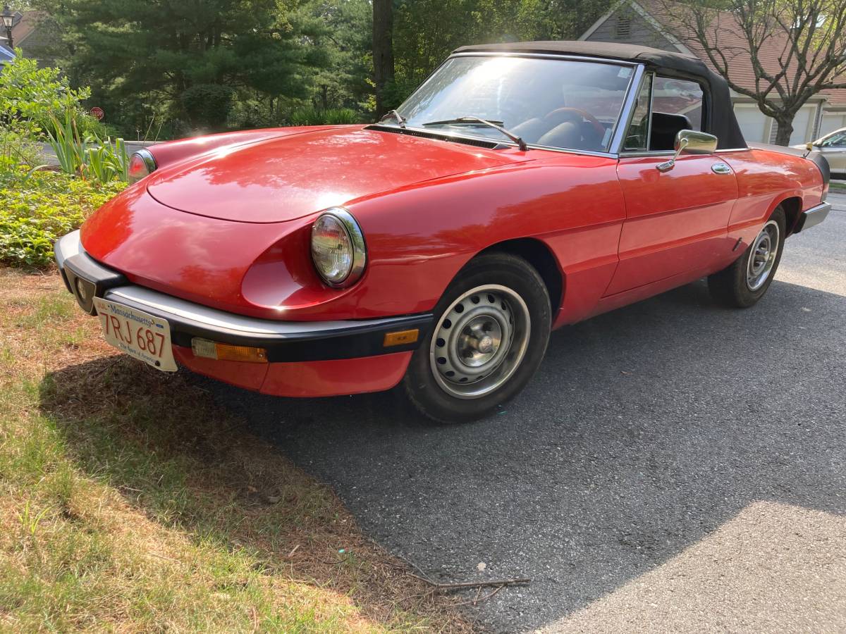 Alfa-romeo-spider-1985-red