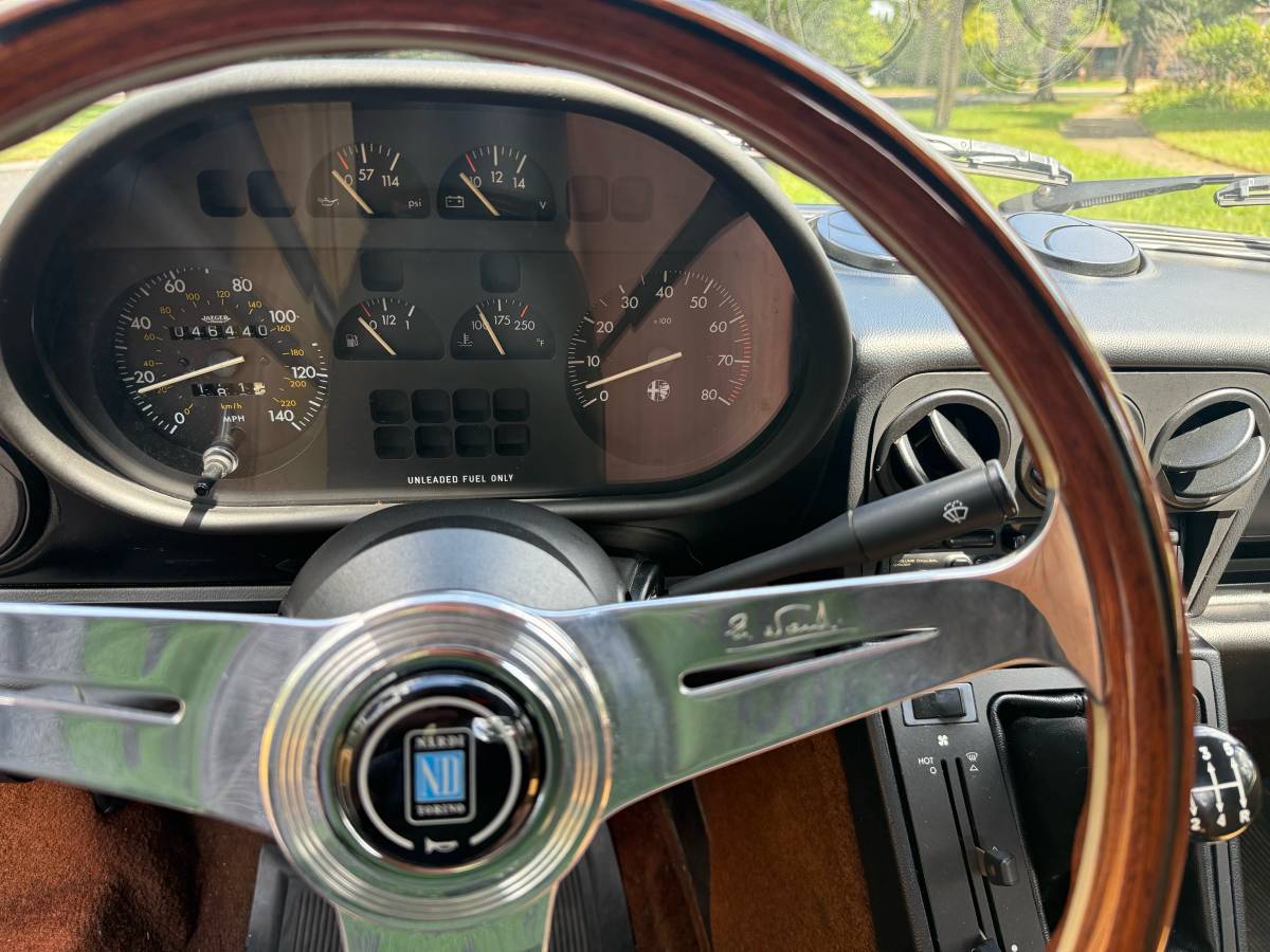 Alfa-romeo-spider-1990-black-8