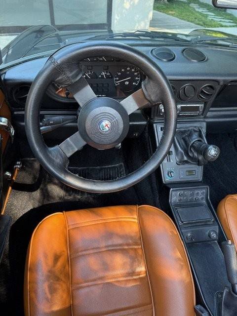 Alfa-romeo-spider-graduate-1989-12