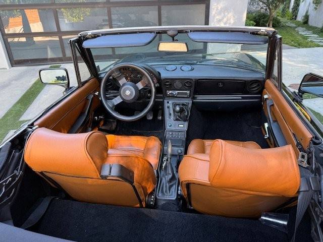 Alfa-romeo-spider-graduate-1989-13