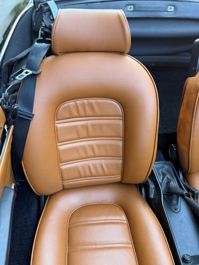 Alfa-romeo-spider-graduate-1989-17