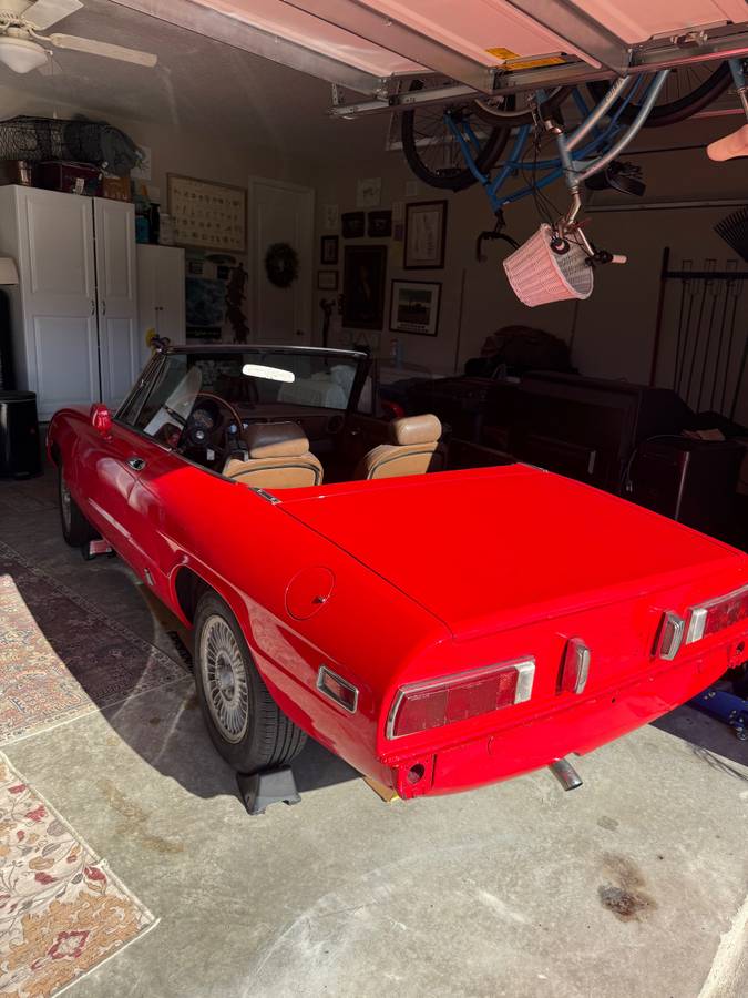 Alfa-romeo-spider-veloce-1982-red-1