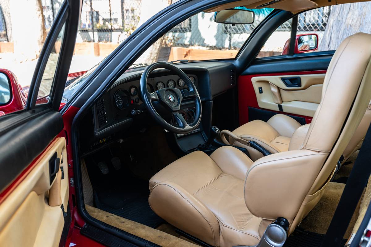 Alfa-romeo-sz-sprint-zagato-1991-11
