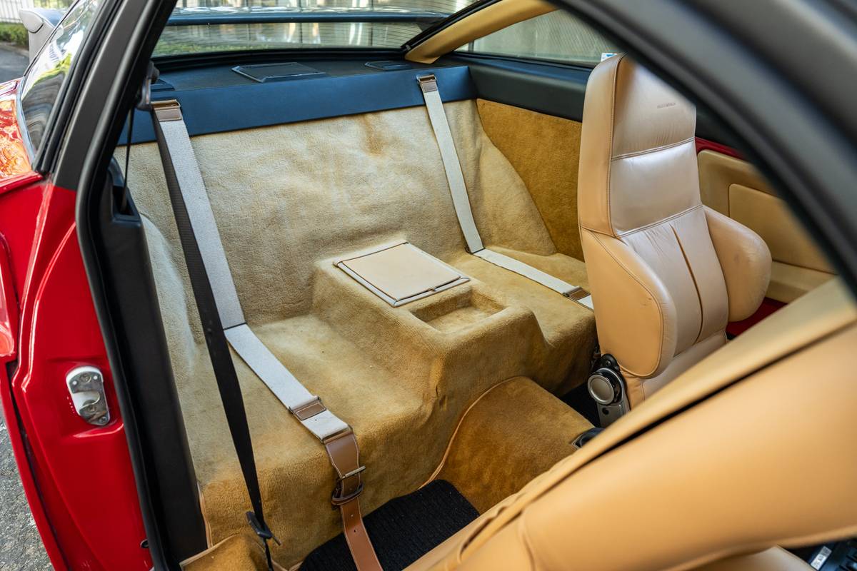 Alfa-romeo-sz-sprint-zagato-1991-13