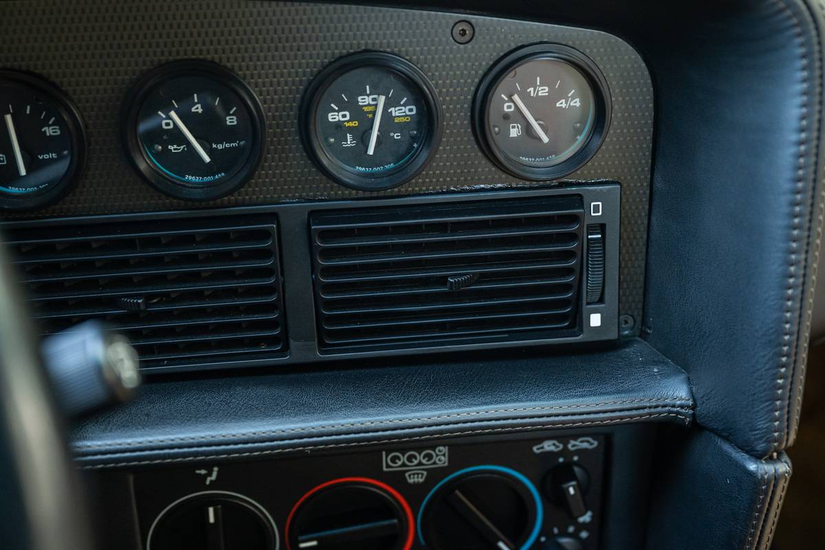 Alfa-romeo-sz-sprint-zagato-1991-16