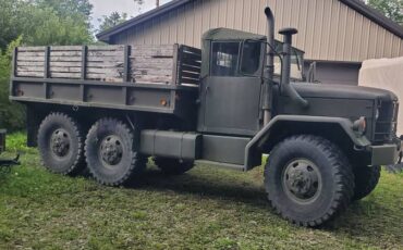 Am-general-diesel-1971-green-8