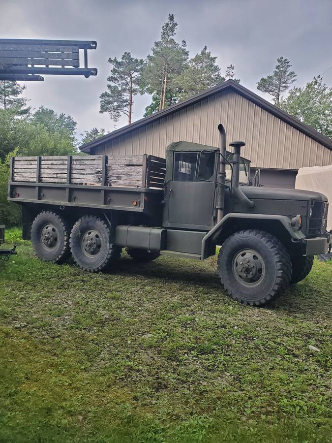 Am-general-diesel-1971-green-8