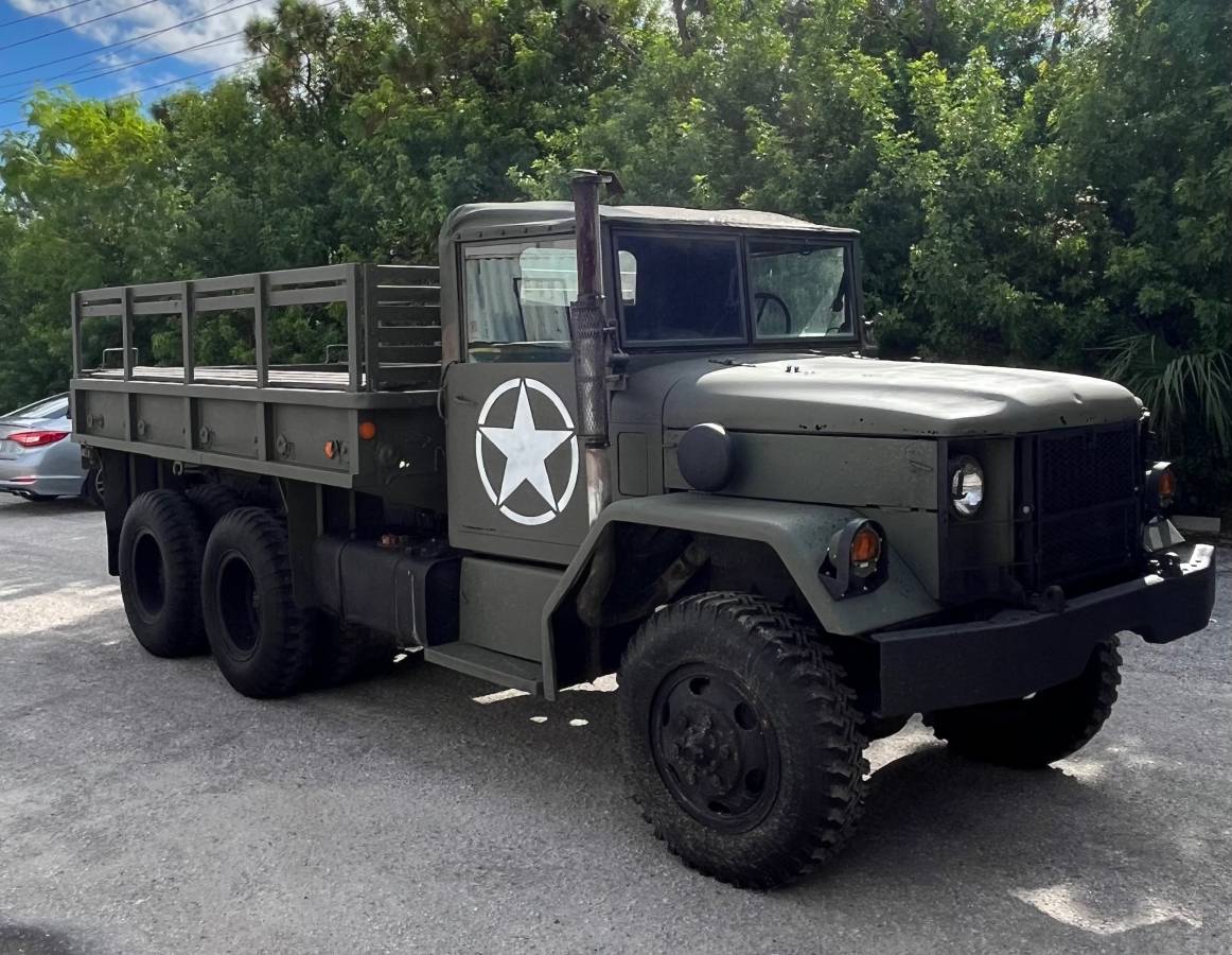 Am-general-m35a2-1981-green-1