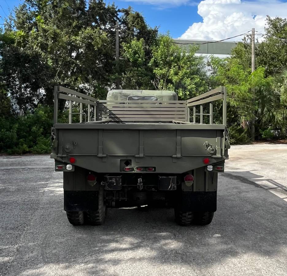Am-general-m35a2-1981-green-4