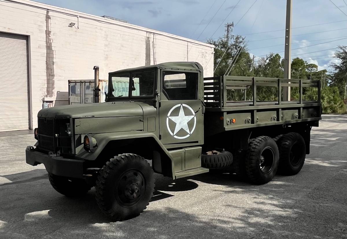 Am-general-m35a2-1981-green