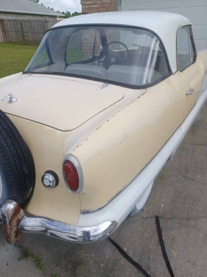 American-motors-metropolitan-1960-yellow-12