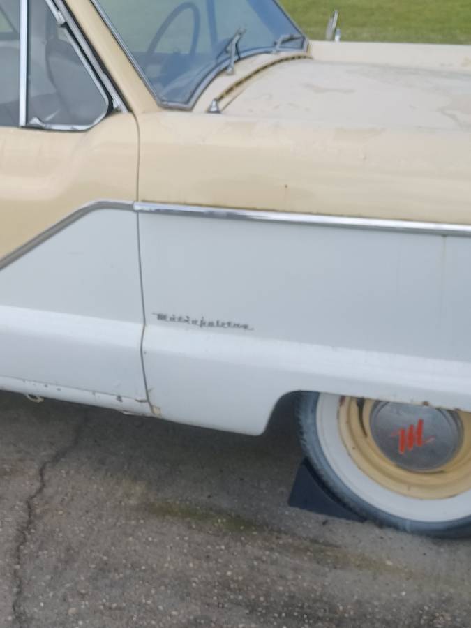 American-motors-metropolitan-1960-yellow-2