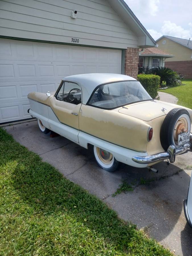American-motors-metropolitan-1960-yellow-3