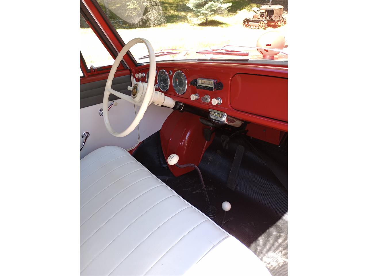 Amphicar-770-1964-red-white-and-gray-12